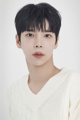Hyun Woo