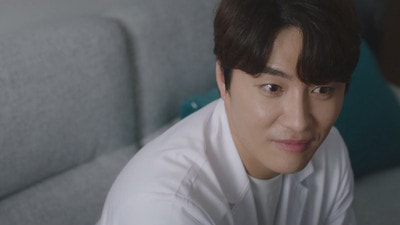Can you even pretend to be a doctor like that?!