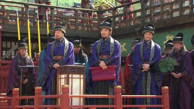 If the King bears twins, the royal male line will die out