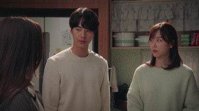 Everyone Steps Aside for Hyeon-su