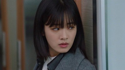 Shin Wook Joins Hands with the President
