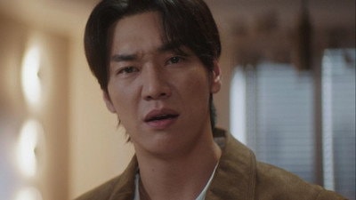 Eun-su's life, working day and night for money, begins to fall apart.