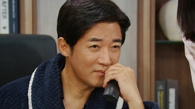 Dong-seok Receives a Report on Eagle Brewery and Begins to Suspect Gwang-suk