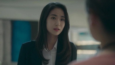 I'm… interested in Anchor Jeong Jun-hyeok