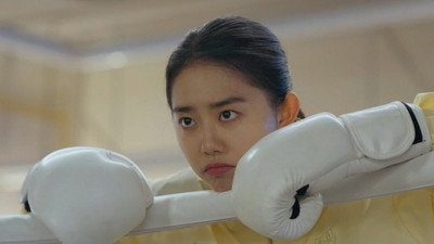 Reporter Park Links Illegal Sports Betting to Huiwon — and Starts Suspecting Gwon Suk's Matches