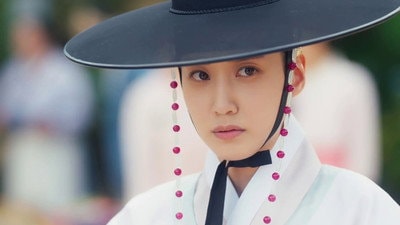 Hwi Chooses the Crown Prince's Life